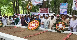 ঐতিহাসিক নাজিরপুর যুদ্ধ দিবসে শহীদের স্মৃতিতে ফুলেল শ্রদ্ধা